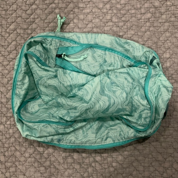 REI zip utility bag - Picture 2 of 4